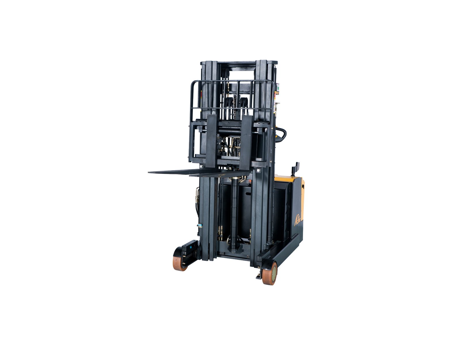 reach truck UAE